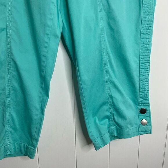 Style & Co Womens Size 8 Capri Pants Green Button Details Pockets Stretch - Picture 5 of 14